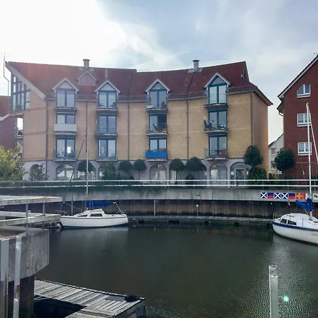 Urlaub Direkt In Der Marina 库克斯港